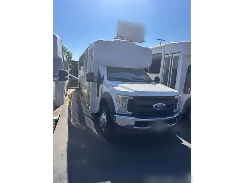 2017 Ford F-550 Cutaway Party Bus - Image 5