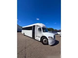 2012 Freightliner Workhorse bus