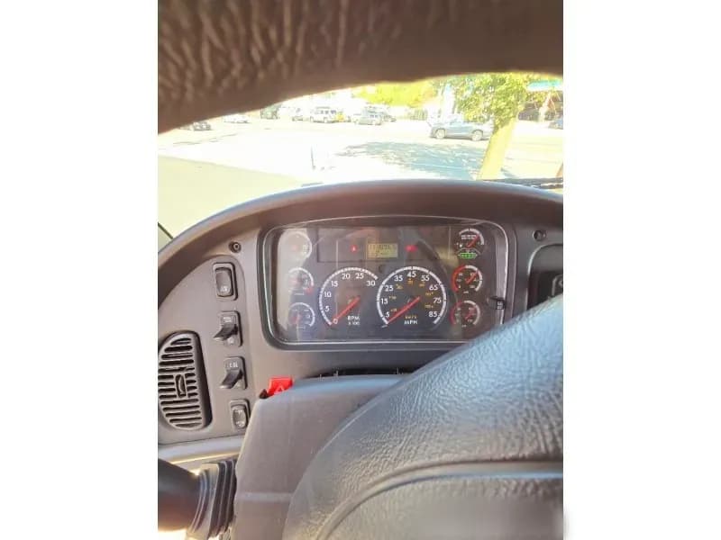 2012 Freightliner Workhorse Cutaway - Image 15