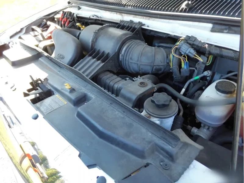 2015 Ford E-450 Cutaway - Image 17