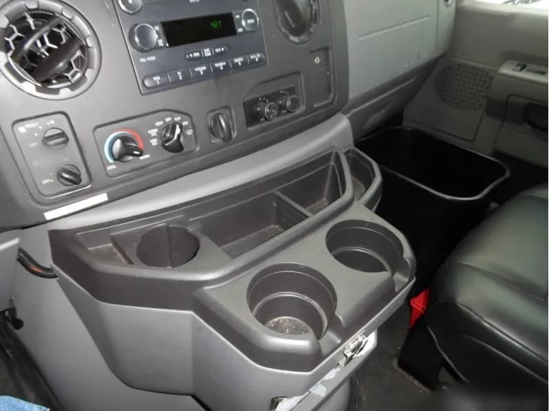 2015 Ford E-450 Cutaway - Image 7