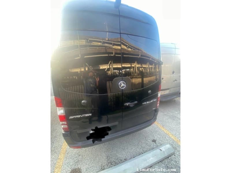 2016 Mercedes-Benz Sprinter Cutaway - Image 6