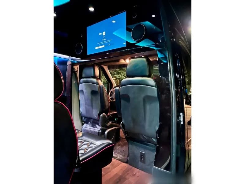 2016 Mercedes-Benz Sprinter Cutaway - Image 7