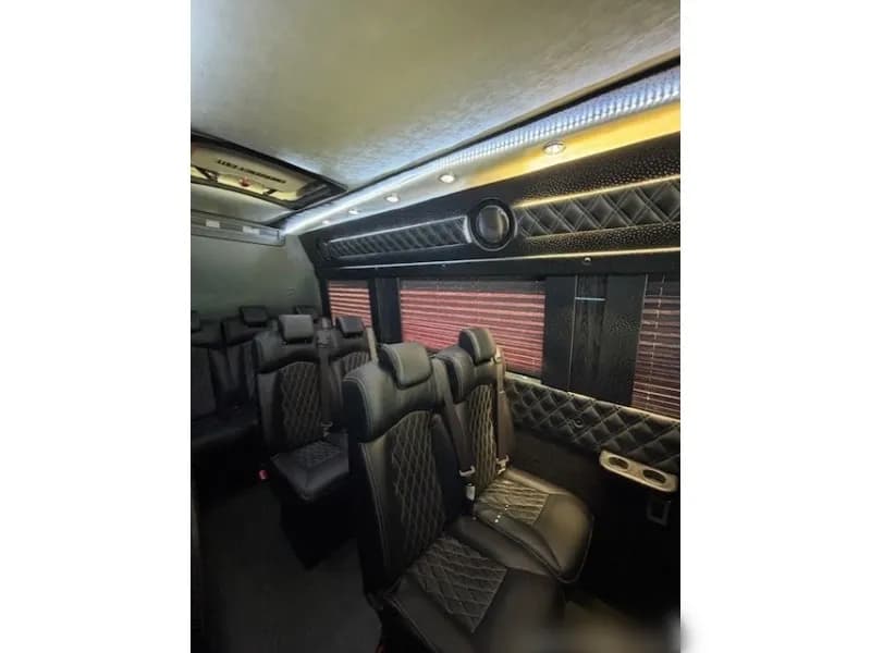 2015 Mercedes-Benz Sprinter Cutaway - Image 6