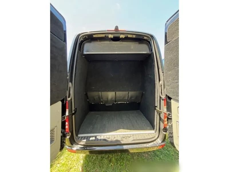 2015 Mercedes-Benz Sprinter Cutaway - Image 3