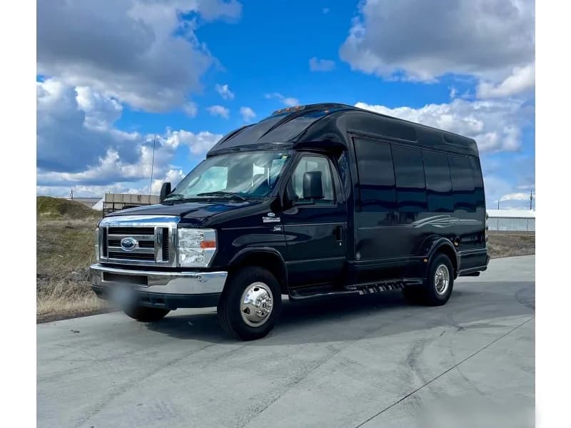 2013 Ford E-350 Cutaway Shuttle Bus - Image 2