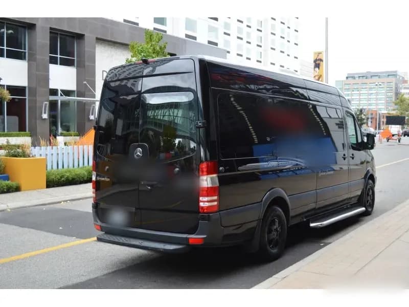 2012 Mercedes-Benz Sprinter Cutaway - Image 3