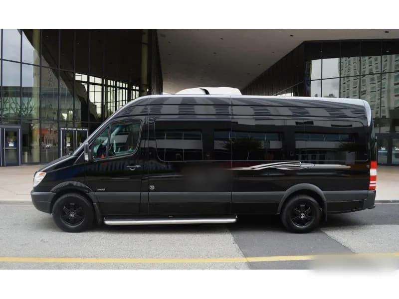 2012 Mercedes-Benz Sprinter Cutaway - Image 6