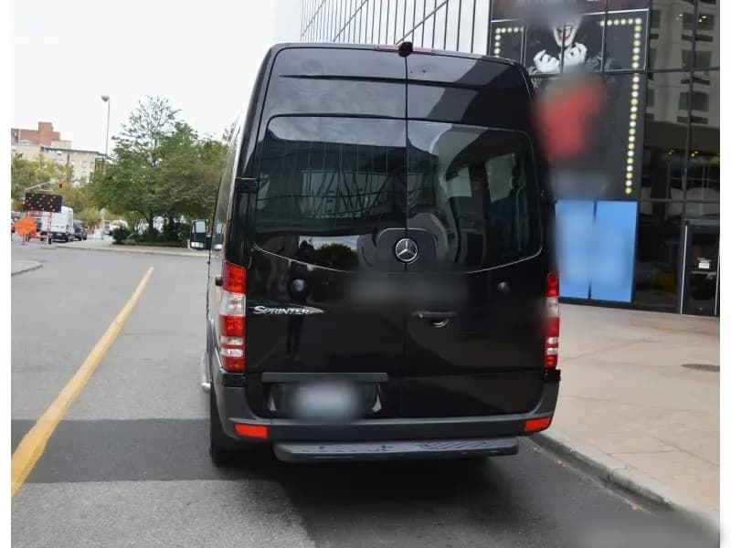 2012 Mercedes-Benz Sprinter Cutaway - Image 7