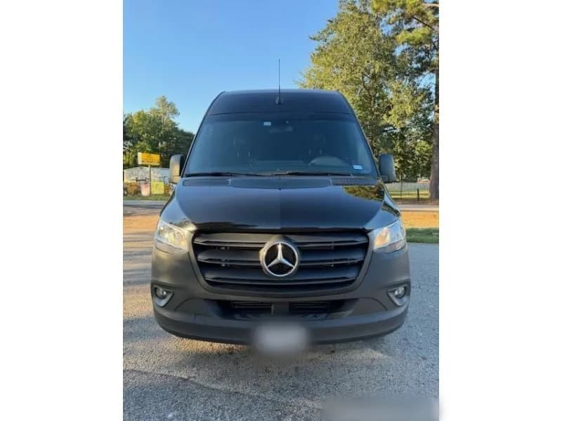 2022 Mercedes-Benz Sprinter Cutaway - Image 2