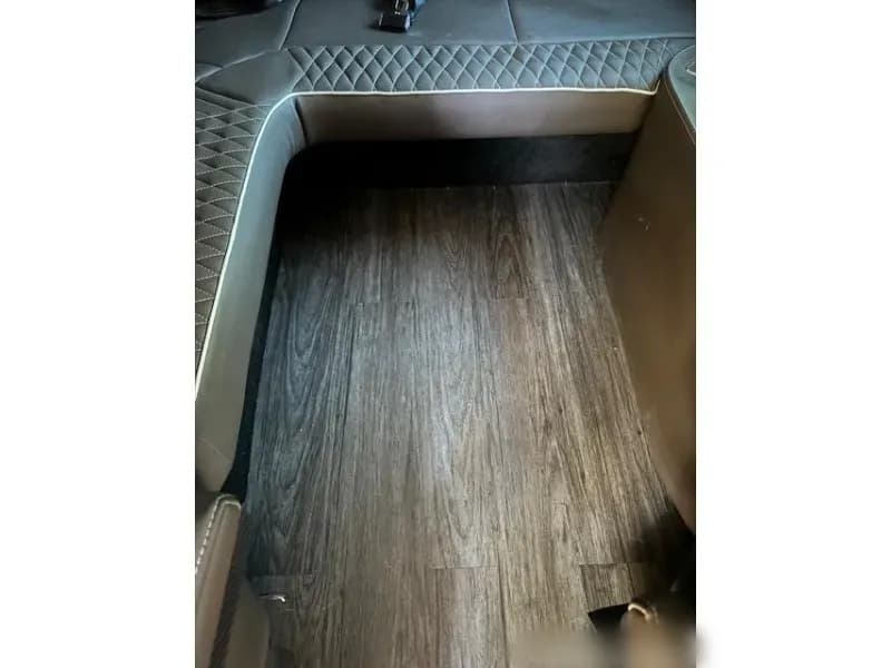 2022 Mercedes-Benz Sprinter Cutaway - Image 12
