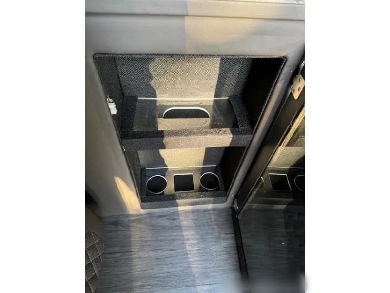 2022 Mercedes-Benz Sprinter Cutaway - Image 15