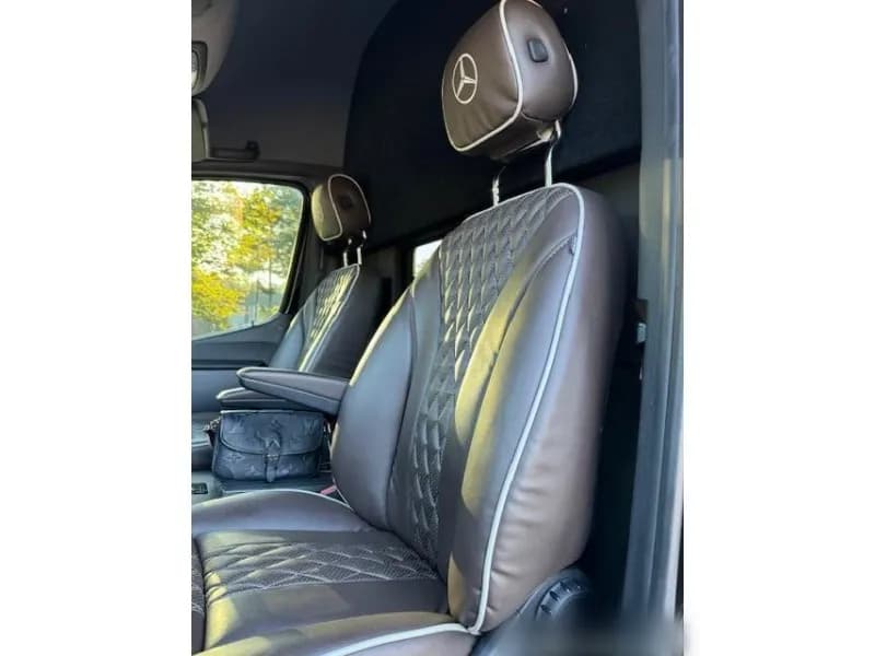 2022 Mercedes-Benz Sprinter Cutaway - Image 4