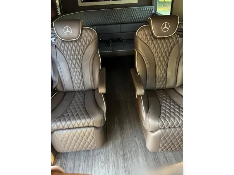 2022 Mercedes-Benz Sprinter Cutaway - Image 9