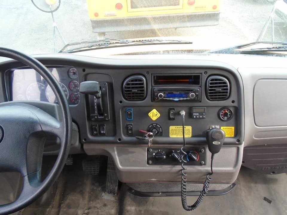 2015 Thomas C2 School Bus - Image 11