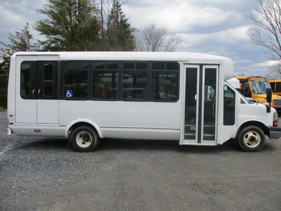 2014 Chevrolet ElDorado ADA Shuttle Bus - Image 4