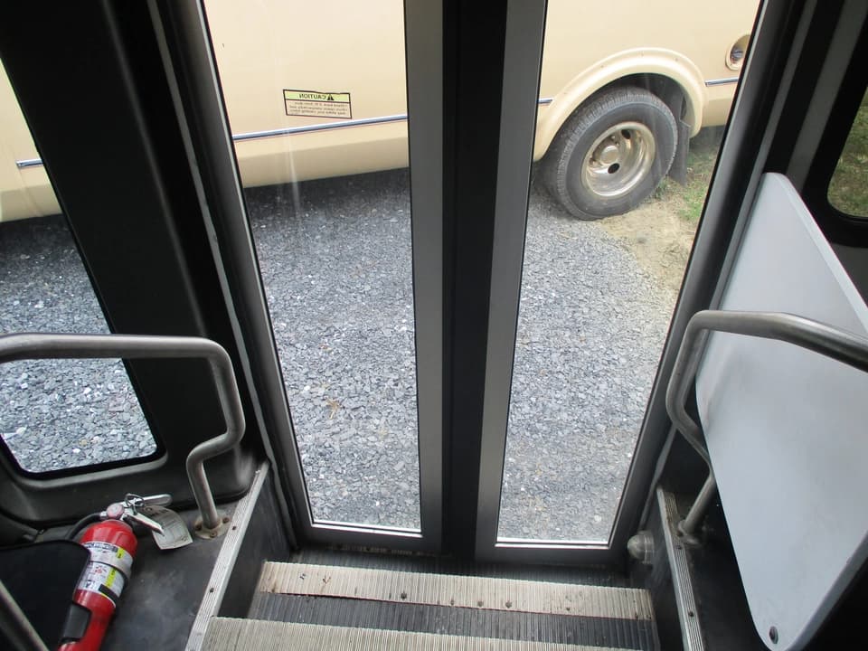 2014 Chevrolet ElDorado ADA Shuttle Bus - Image 8