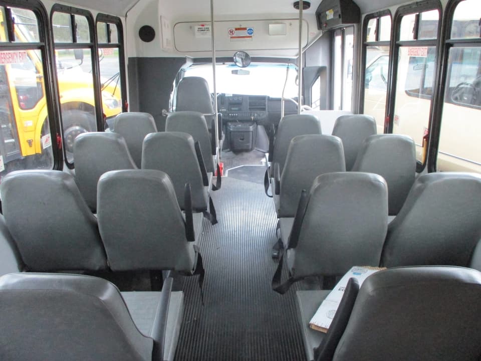 2014 Chevrolet ElDorado ADA Shuttle Bus - Image 9