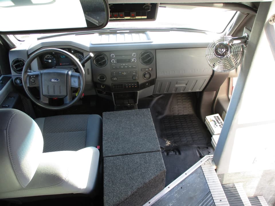 2012 Ford Turtletop Shuttle Bus - Image 9