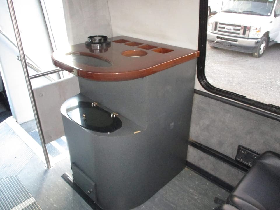 2012 Ford Turtletop Shuttle Bus - Image 10