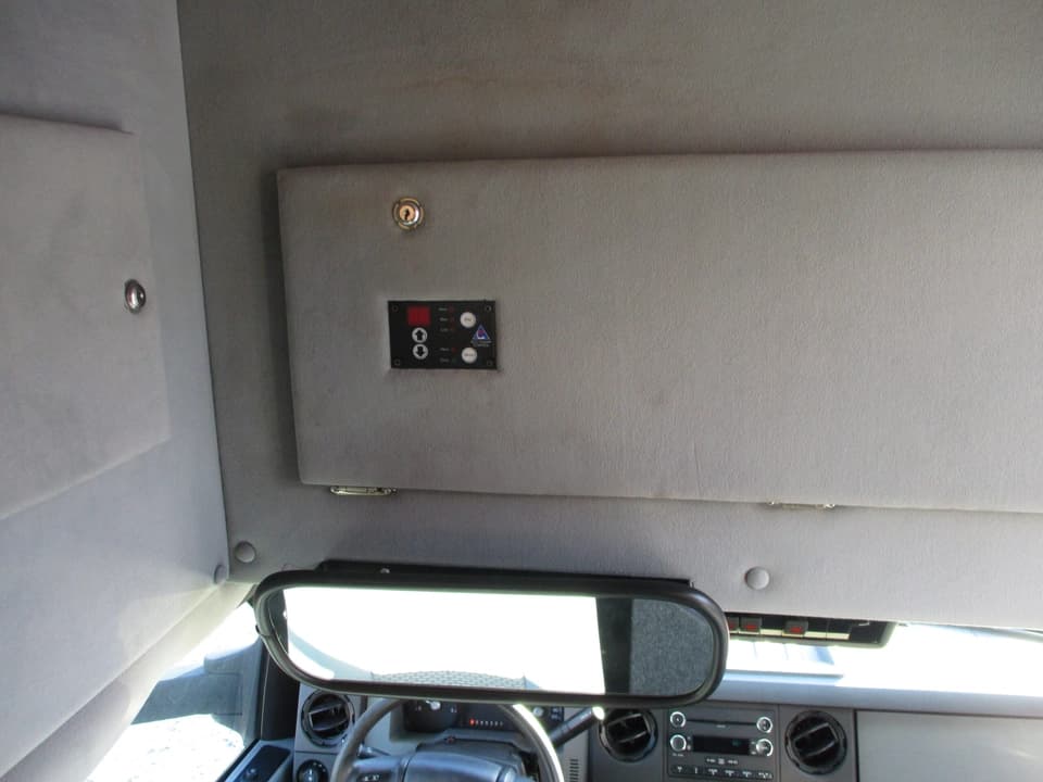 2012 Ford Turtletop Shuttle Bus - Image 11