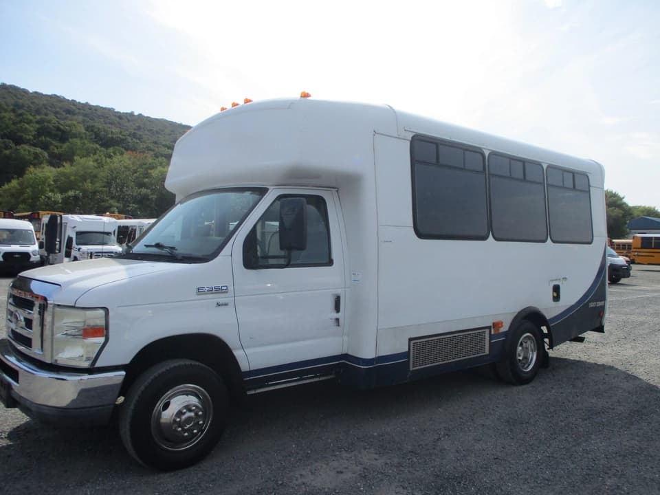 2010 Ford Champion Challenger Shuttle Bus - Image 1