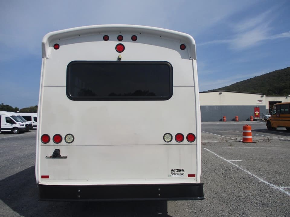 2010 Ford Champion Challenger Shuttle Bus - Image 6
