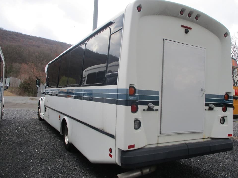 2010 Freightliner American Coach - Image 5