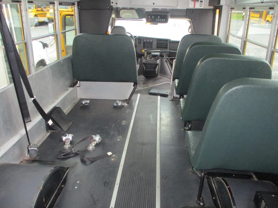 2009 Chevrolet Minotour School Bus - Image 11