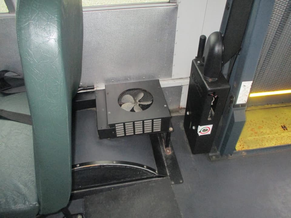 2009 Chevrolet Minotour School Bus - Image 13