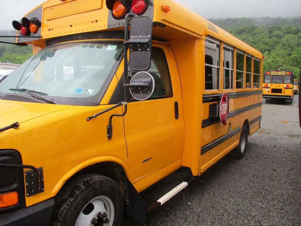 2009 Chevrolet Minotour School Bus - Image 3