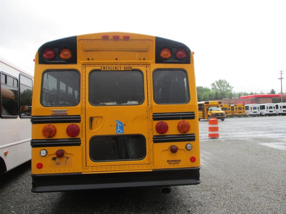 2009 Chevrolet Minotour School Bus - Image 5