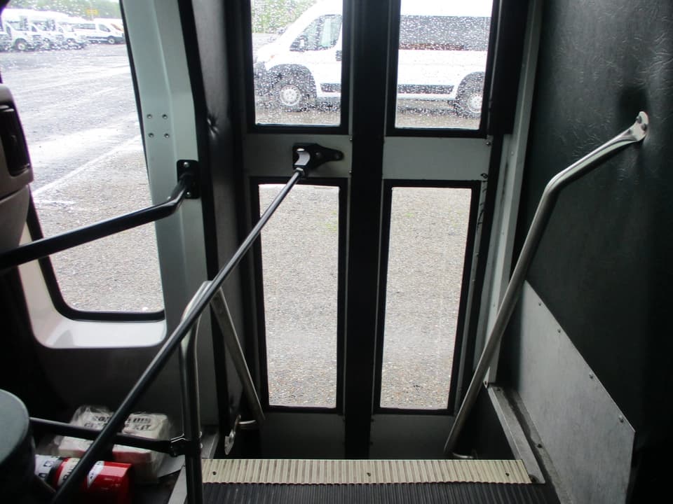 2009 Chevrolet Minotour School Bus - Image 7