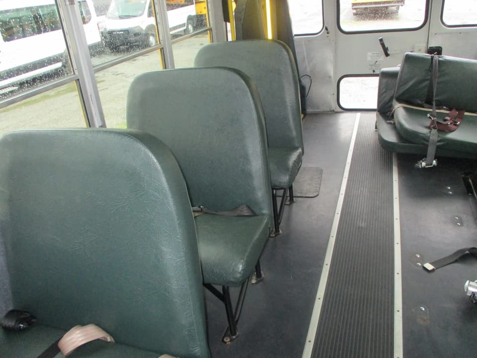 2009 Chevrolet Minotour School Bus - Image 9
