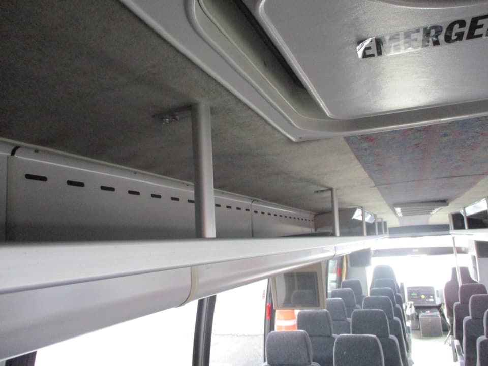 2005 International Krystal Shuttle Bus - Image 11