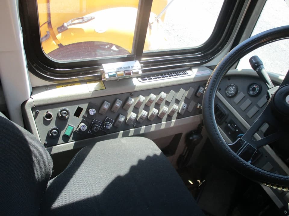 2005 Freightliner Thomas HDX Activity Bus - Image 13