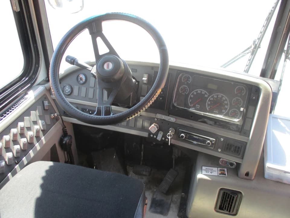 2005 Freightliner Thomas HDX Activity Bus - Image 7