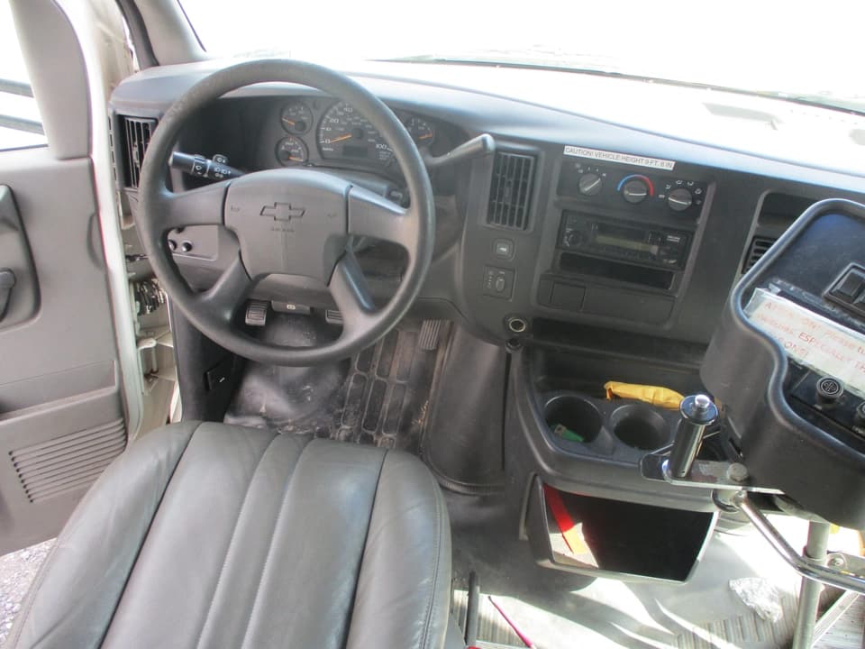 2003 Chevrolet Bluebird Shuttle Bus - Image 5