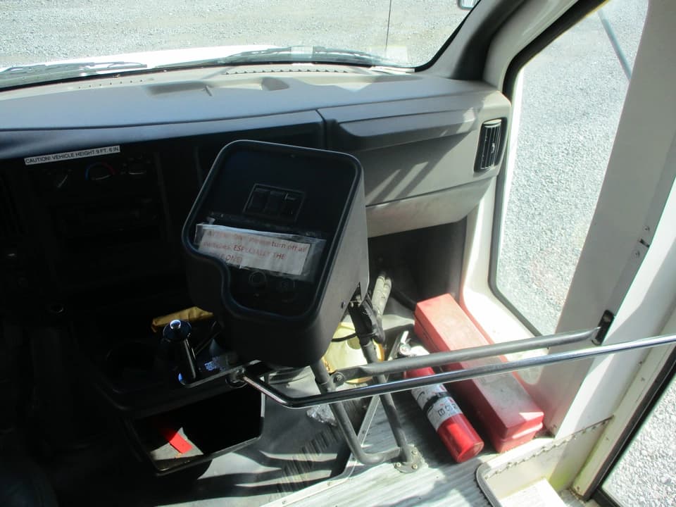 2003 Chevrolet Bluebird Shuttle Bus - Image 7