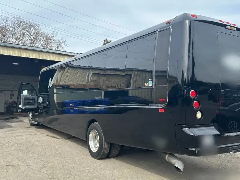 2013 Ford F-650 Shuttle Bus - Image 2