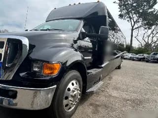 2013 Ford F-650 bus