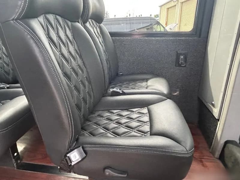 2013 Ford F-650 Shuttle Bus - Image 5