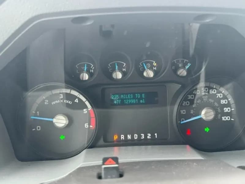 2016 Ford F-550 Shuttle Bus - Image 5