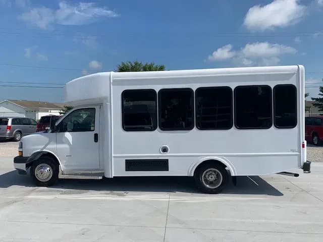 2024 Chevrolet Terra Turtle Top Shuttle Bus - Image 6