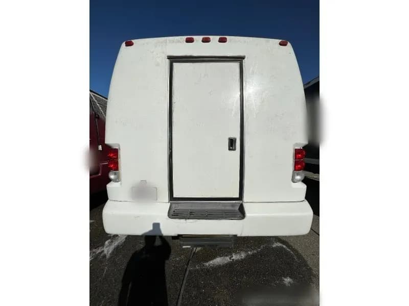 2008 International 3200 Mini Bus - Image 6