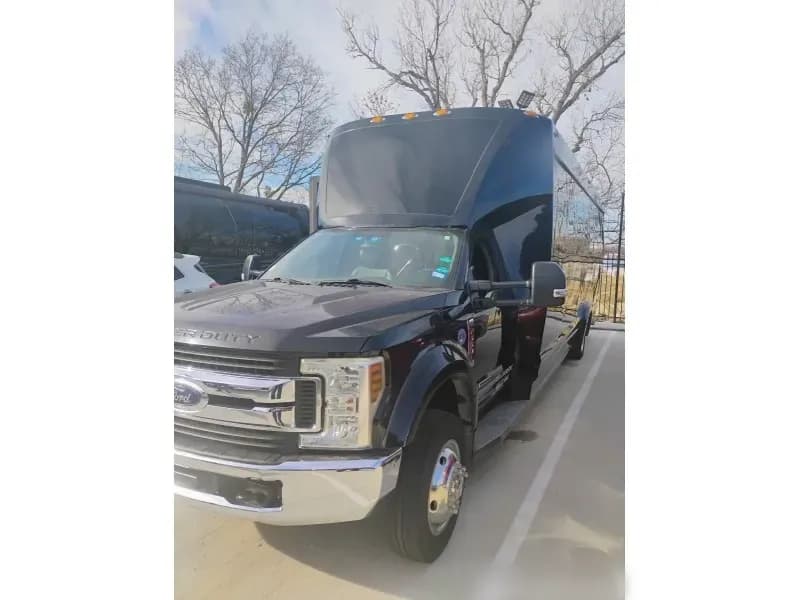 2018 Ford F-550 Mini Bus - Image 2