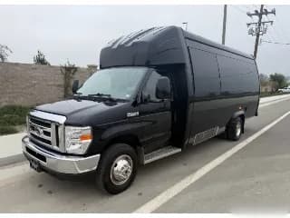 2018 Ford E-450 bus