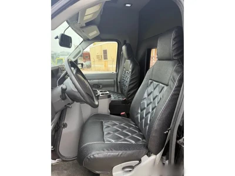 2018 Ford E-450 Party Bus - Image 13