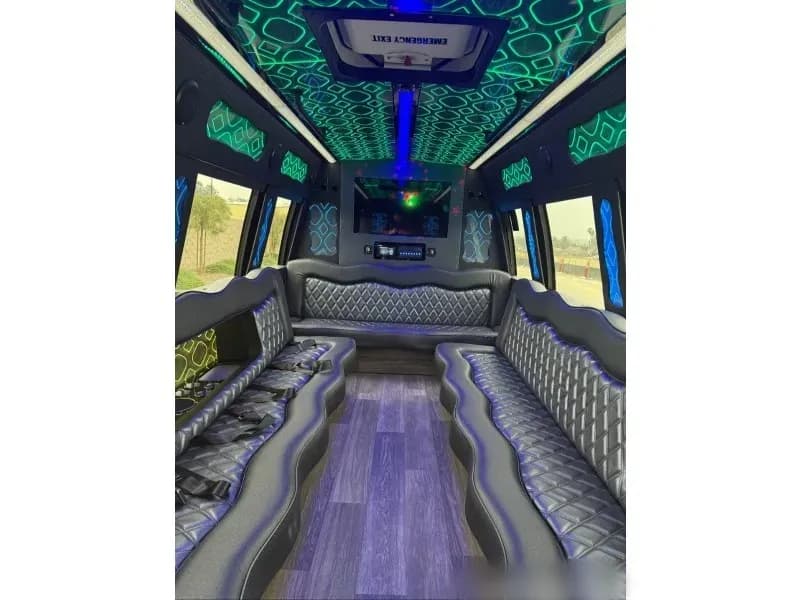 2018 Ford E-450 Party Bus - Image 16