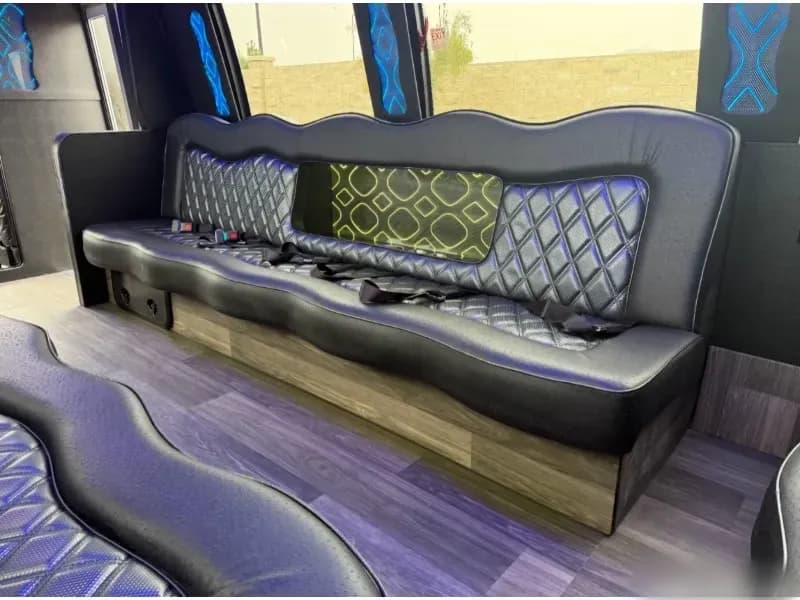 2018 Ford E-450 Party Bus - Image 8